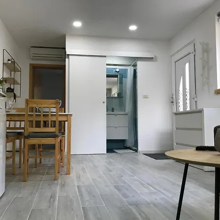 With Free Parking Garage In Center Apartman Portorož